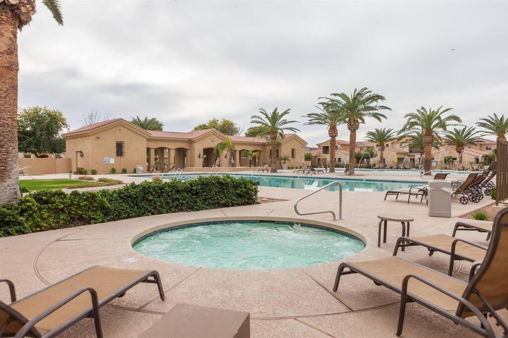 Gated Townhouse With Heated Pool, Hot Tub, Near Us60 Villa Mesa Exterior photo
